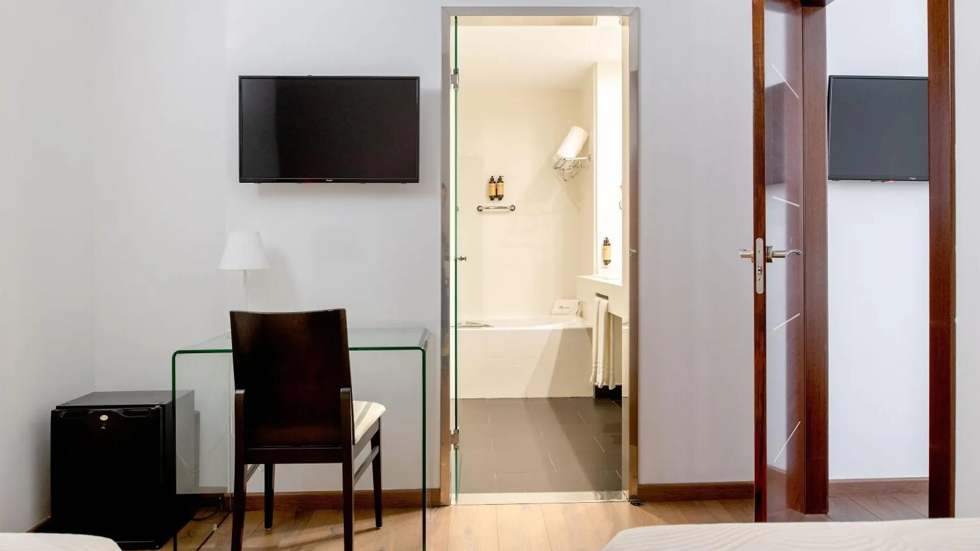 Hotel Infanta Leonor Ecija 4*,  Spain